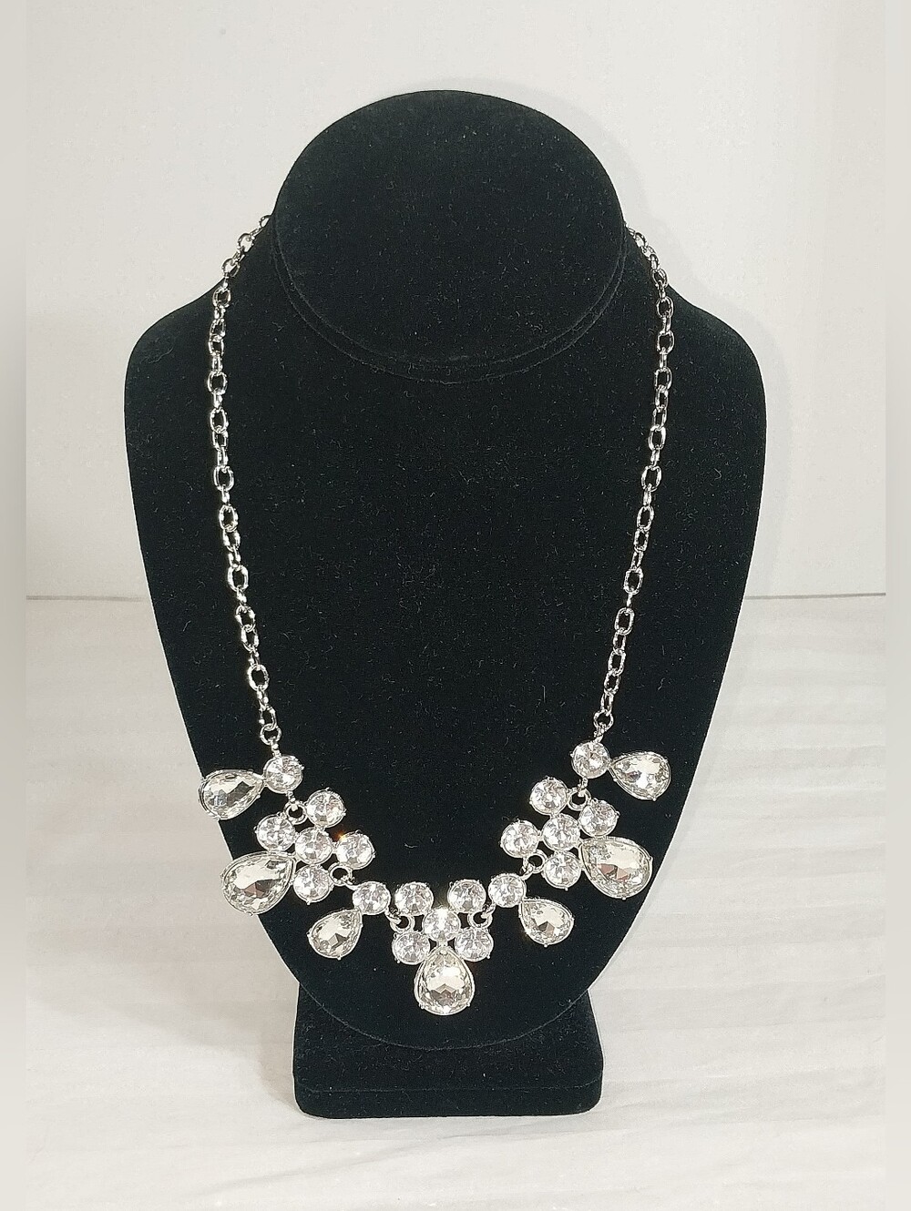 Paparazzi Debutante Drama teardrop rhinestone necklace - Picture 2 of 9